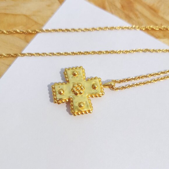 NEW Julie Vos Canterbury Cross Necklace Gold - Picture 2 of 3